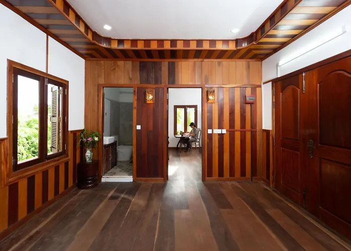 Authentic Khmer Pavilion & Tropical Garden * Phumi Tram Neak