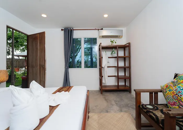 Holiday home Authentic Khmer Pavilion & Tropical Garden