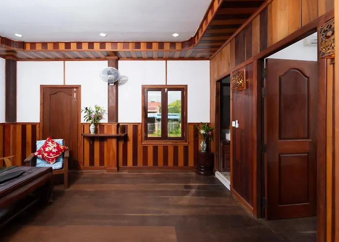 Authentic Khmer Pavilion & Tropical Garden Holiday home Phumi Tram Neak