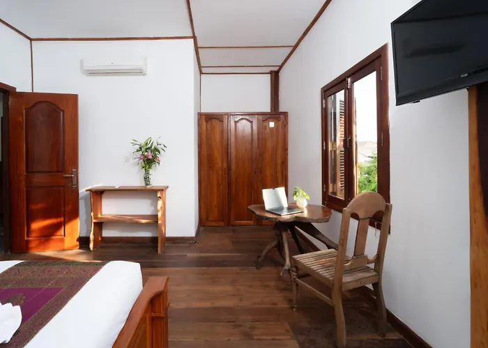 Authentic Khmer Pavilion & Tropical Garden Holiday home Phumi Tram Neak