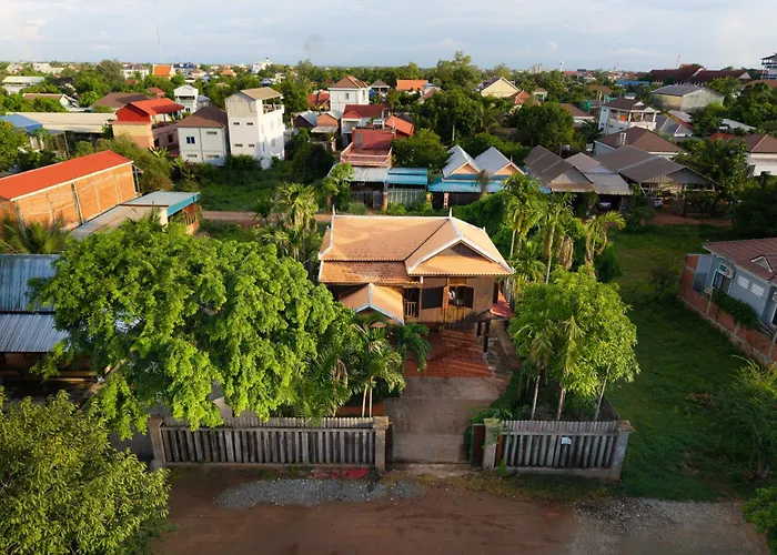 Authentic Khmer Pavilion & Tropical Garden * Phumi Tram Neak