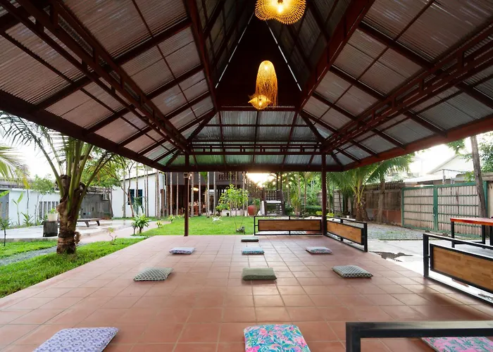 Authentic Khmer Pavilion & Tropical Garden Holiday home Phumi Tram Neak